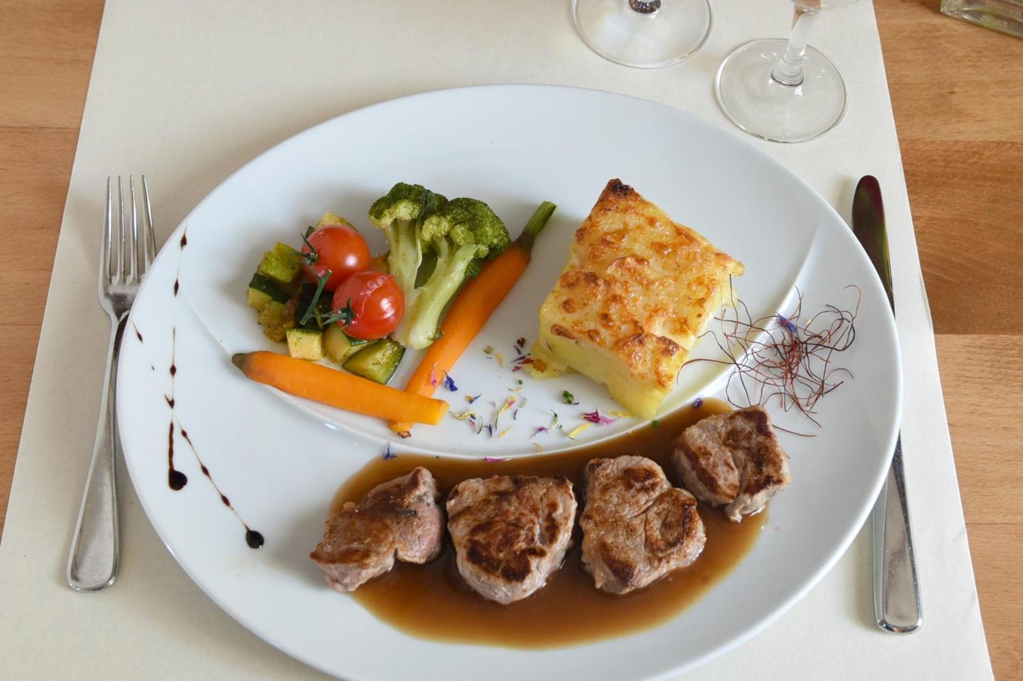 Hotel De L'Aigle Couvet Dış mekan fotoğraf