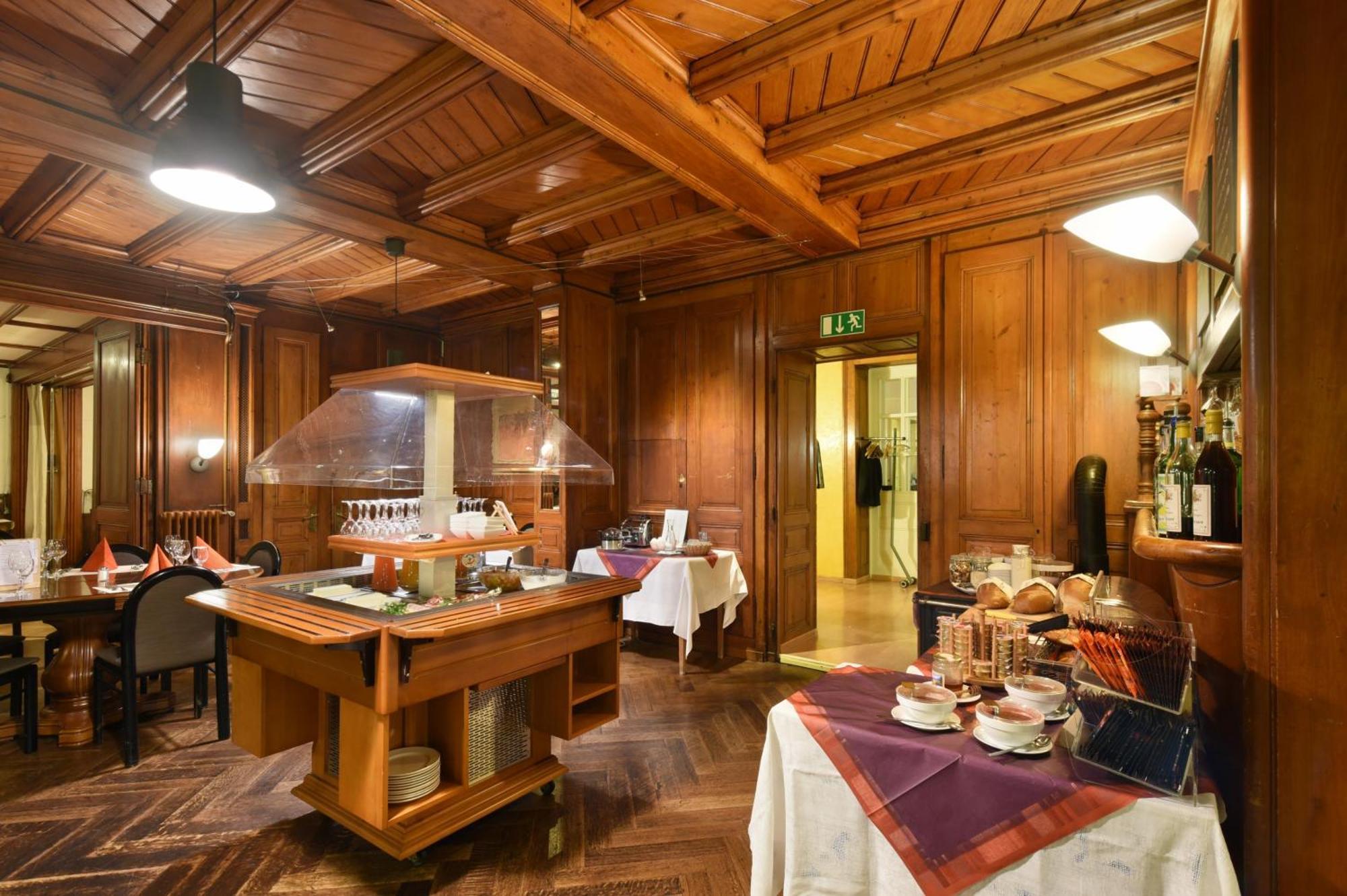Hotel De L'Aigle Couvet Dış mekan fotoğraf