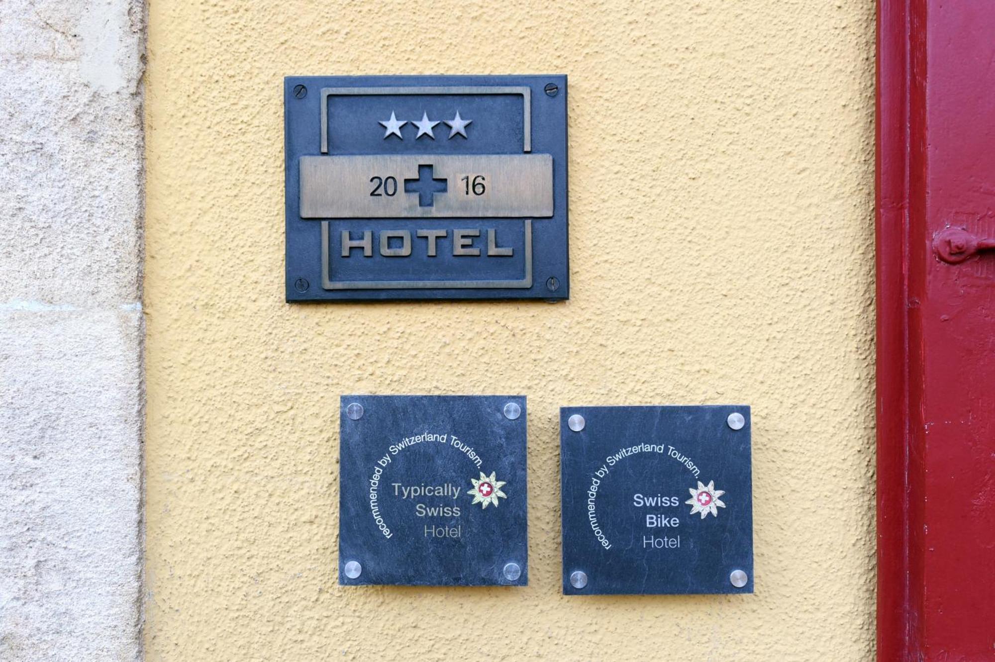 Hotel De L'Aigle Couvet Dış mekan fotoğraf
