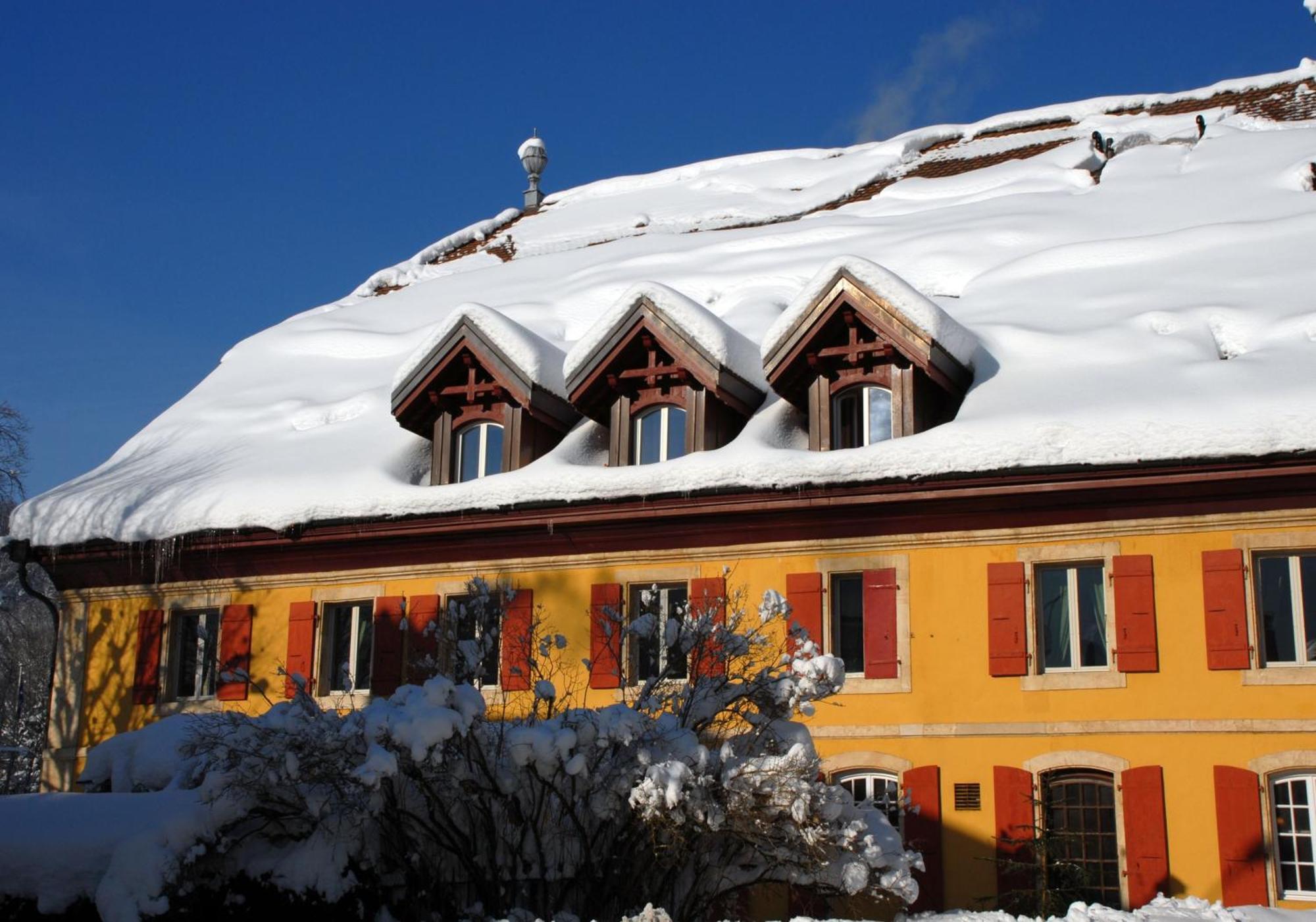 Hotel De L'Aigle Couvet Dış mekan fotoğraf